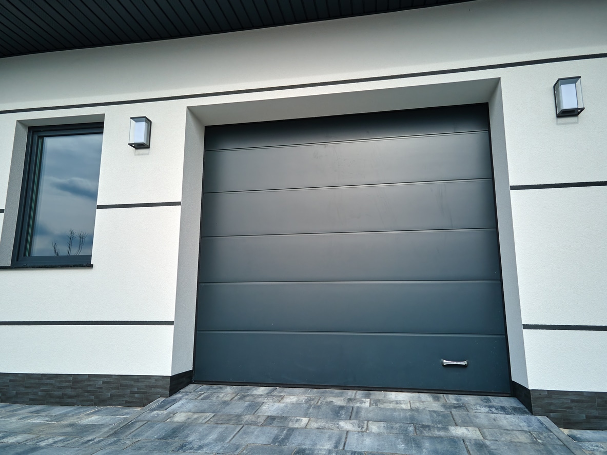 ELECTRIC DOOR