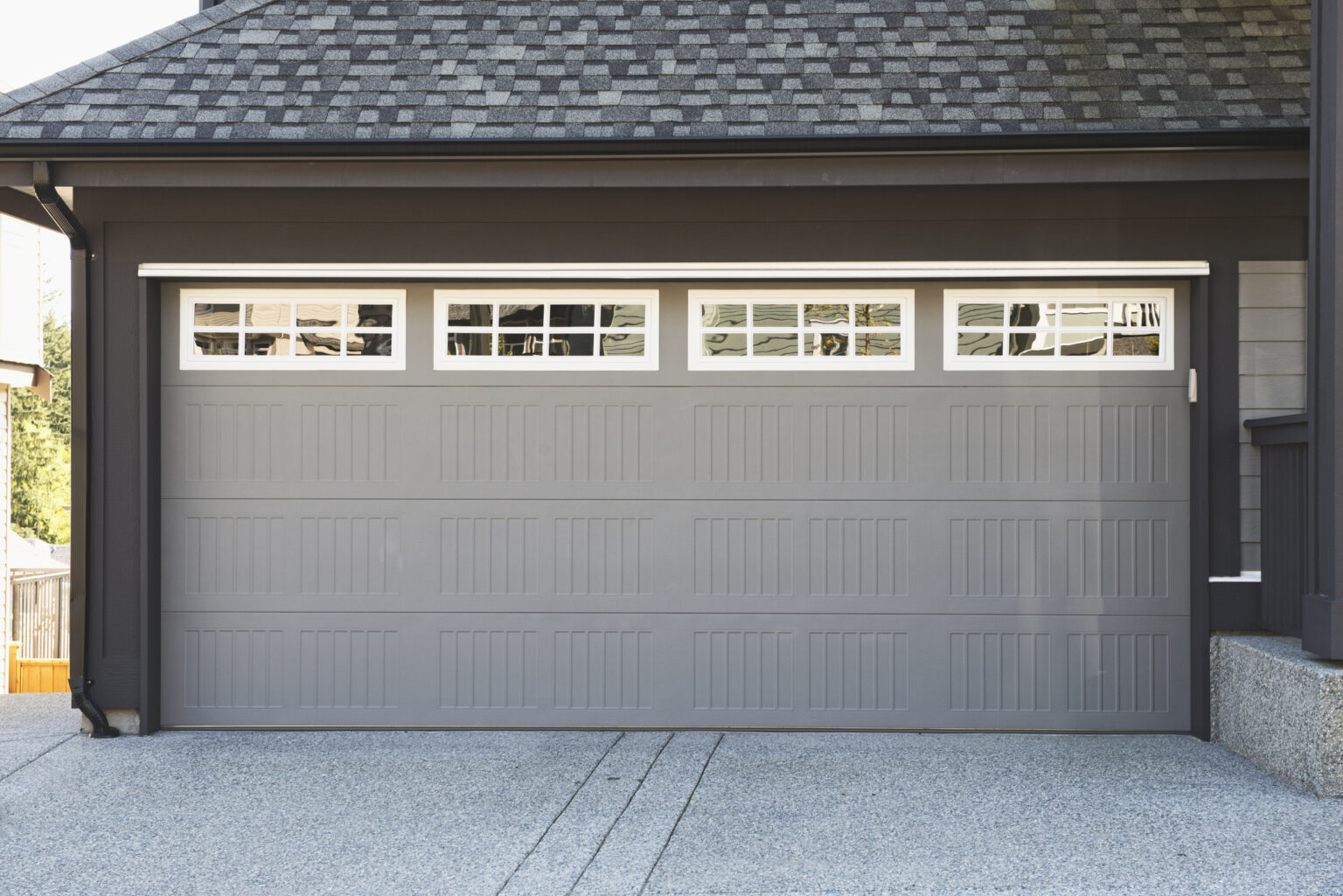 garage door with windows