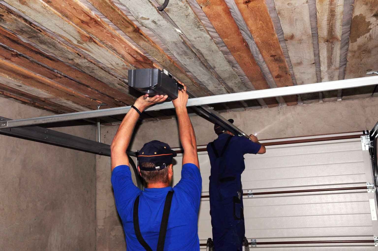 installing garage door