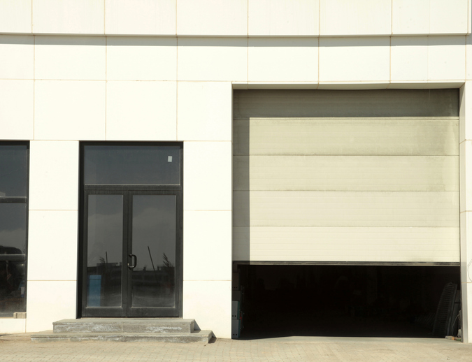 Best Security Features for Risky Commercial Garage Door Installations